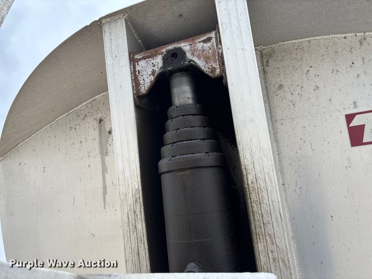 image for item FB3193 2016 Travis S/97 end dump trailer