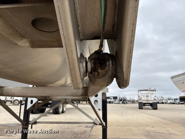 image for item FB3193 2016 Travis S/97 end dump trailer