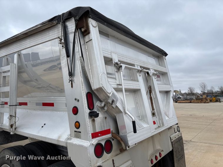 image for item FB3193 2016 Travis S/97 end dump trailer