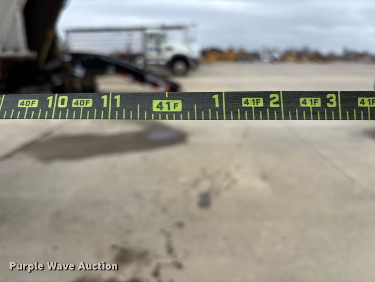 image for item FB3193 2016 Travis S/97 end dump trailer