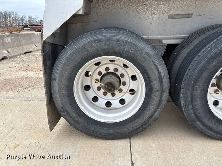 image for item FB3193 2016 Travis S/97 end dump trailer