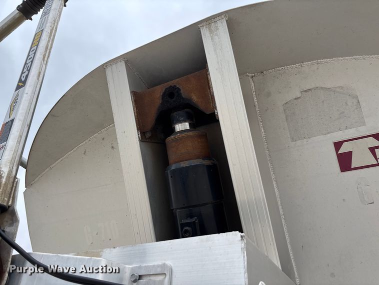 image for item FB3194 2016 Travis S/97 end dump trailer