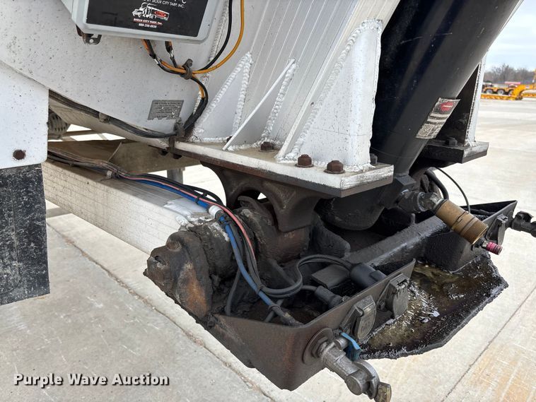 image for item FB3194 2016 Travis S/97 end dump trailer