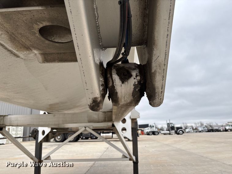 image for item FB3194 2016 Travis S/97 end dump trailer