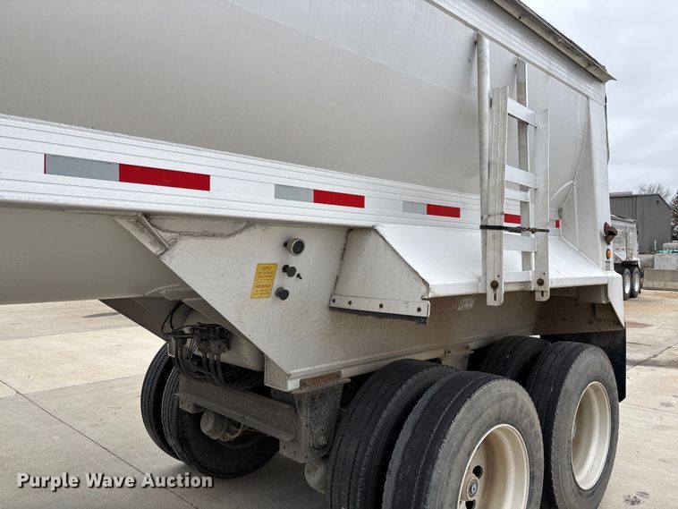 image for item FB3194 2016 Travis S/97 end dump trailer