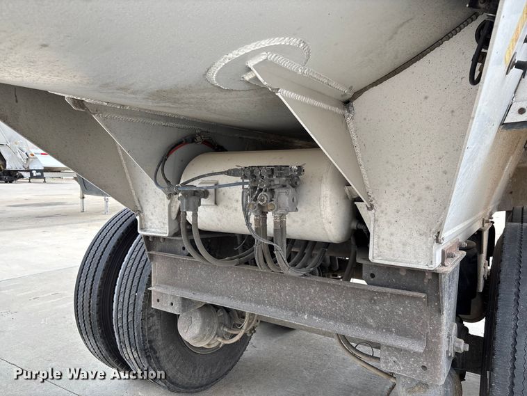 image for item FB3194 2016 Travis S/97 end dump trailer