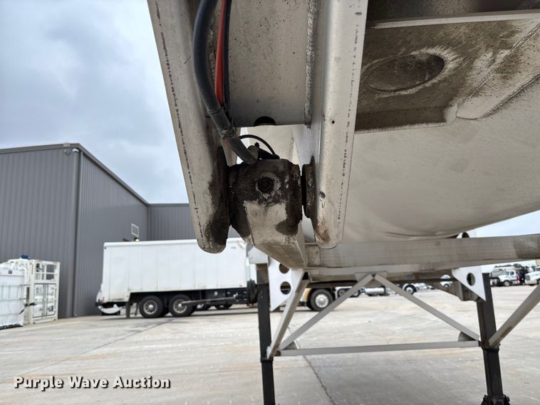 image for item FB3194 2016 Travis S/97 end dump trailer