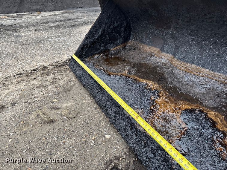 image for item FB3195 2017 Case 570N EP landscape tractor