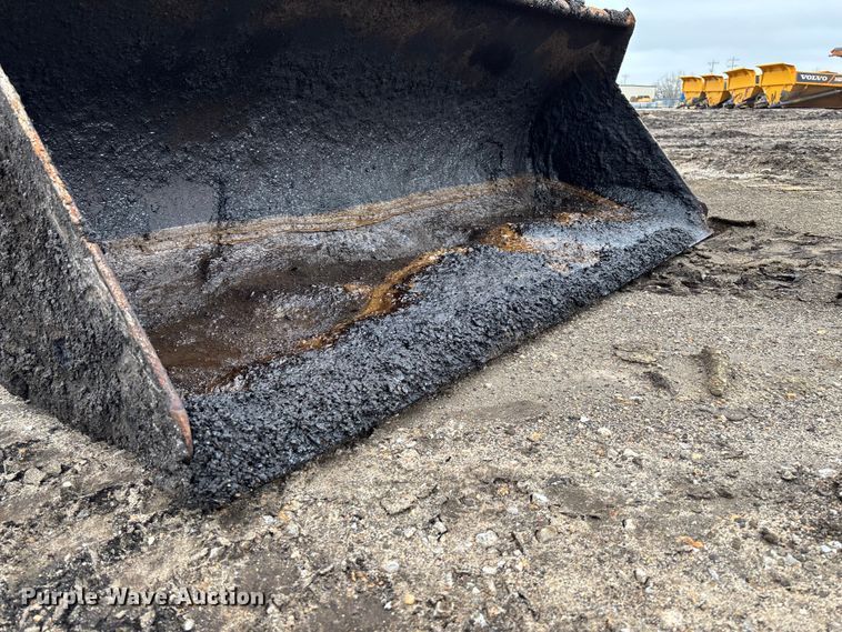 image for item FB3195 2017 Case 570N EP landscape tractor