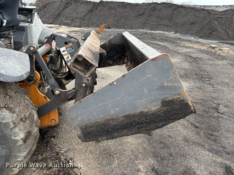 image for item FB3195 2017 Case 570N EP landscape tractor