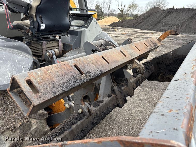 image for item FB3195 2017 Case 570N EP landscape tractor