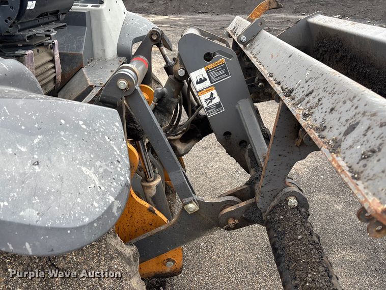 image for item FB3195 2017 Case 570N EP landscape tractor