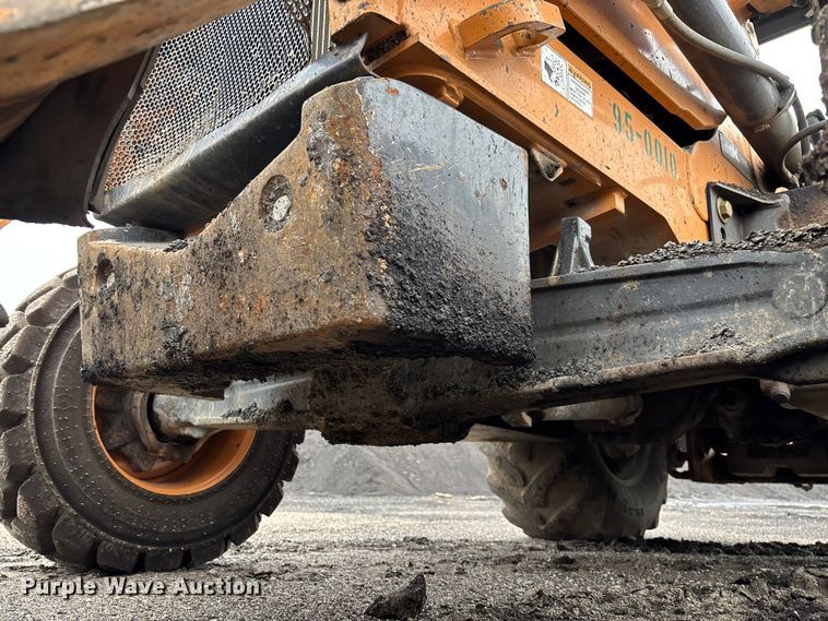 image for item FB3195 2017 Case 570N EP landscape tractor