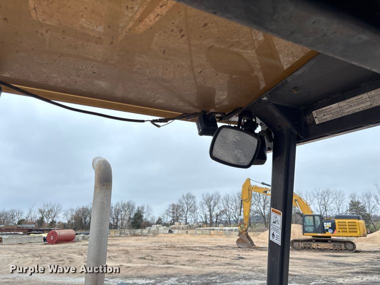 image for item FB3195 2017 Case 570N EP landscape tractor