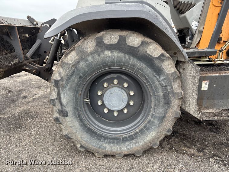 image for item FB3195 2017 Case 570N EP landscape tractor