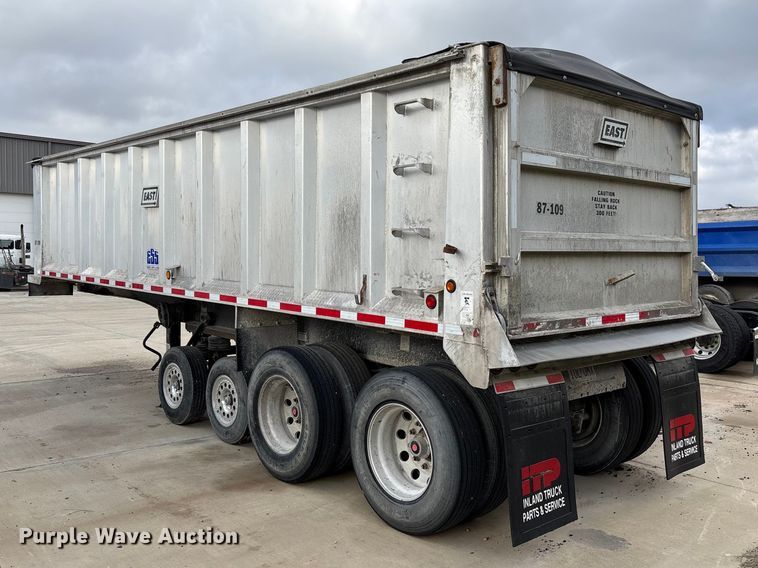 image for item FB3197 2006 East manufacturing end dump trailer
