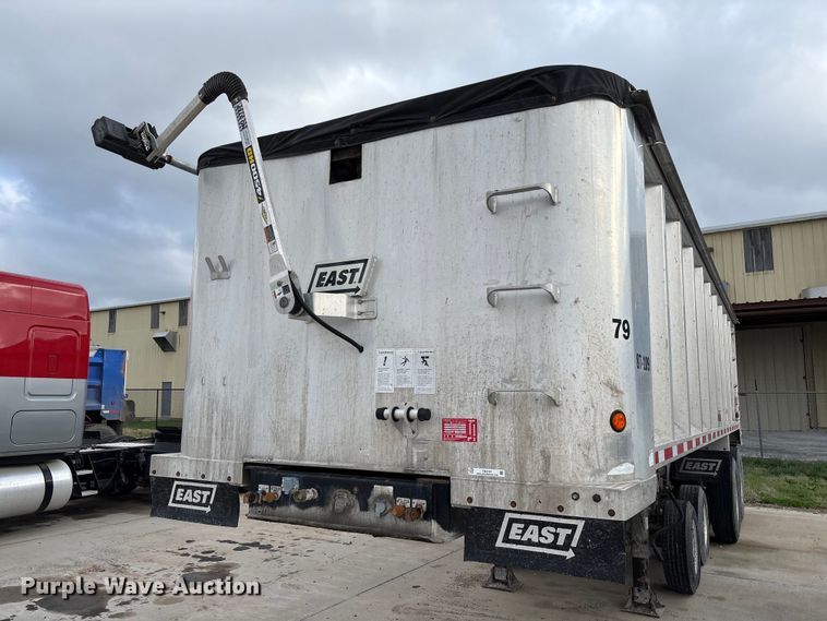image for item FB3197 2006 East manufacturing end dump trailer