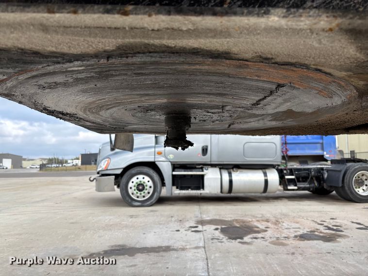 image for item FB3197 2006 East manufacturing end dump trailer