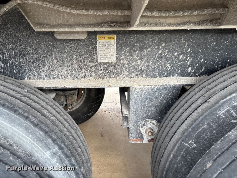 image for item FB3197 2006 East manufacturing end dump trailer