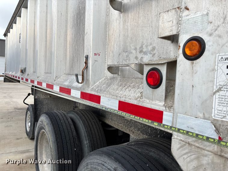 image for item FB3197 2006 East manufacturing end dump trailer
