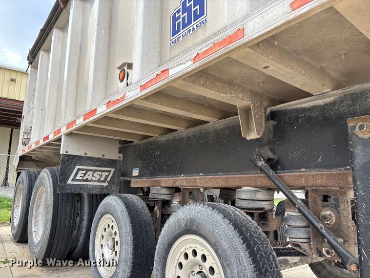 image for item FB3197 2006 East manufacturing end dump trailer