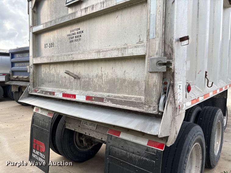 image for item FB3197 2006 East manufacturing end dump trailer