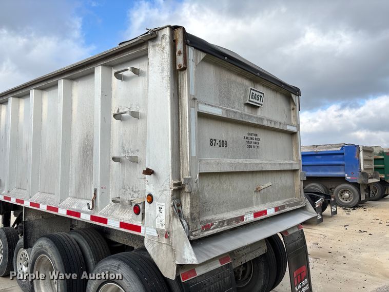 image for item FB3197 2006 East manufacturing end dump trailer