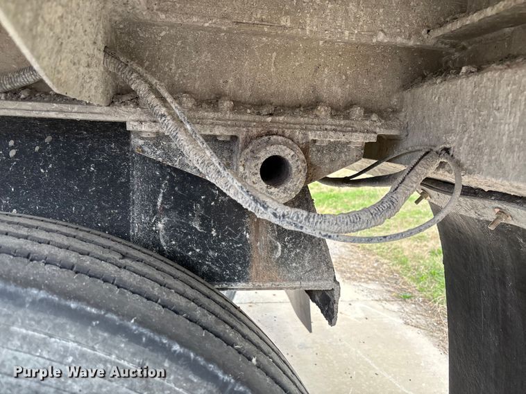 image for item FB3197 2006 East manufacturing end dump trailer