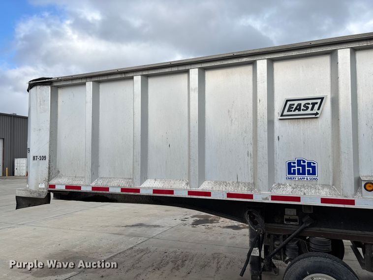image for item FB3197 2006 East manufacturing end dump trailer