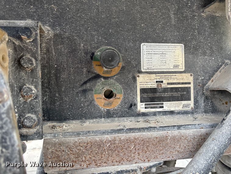 image for item FB3197 2006 East manufacturing end dump trailer