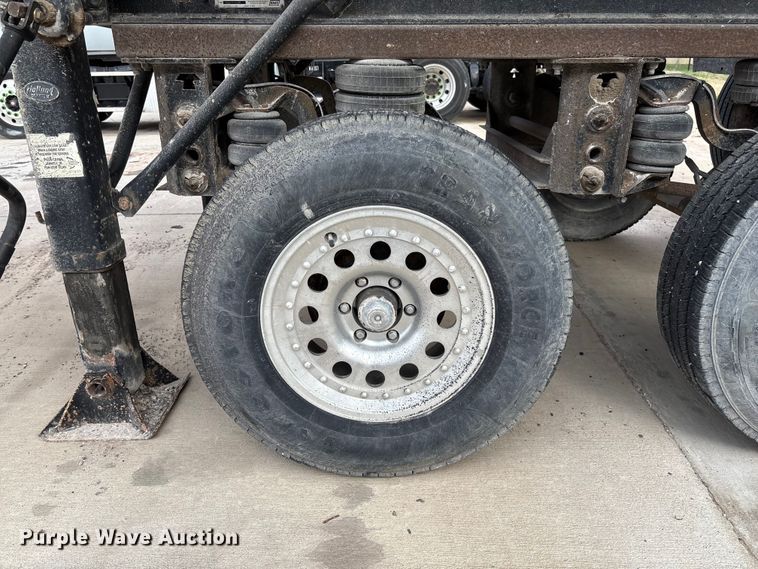 image for item FB3197 2006 East manufacturing end dump trailer