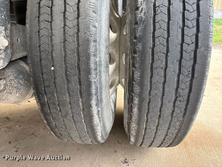 image for item FB3197 2006 East manufacturing end dump trailer