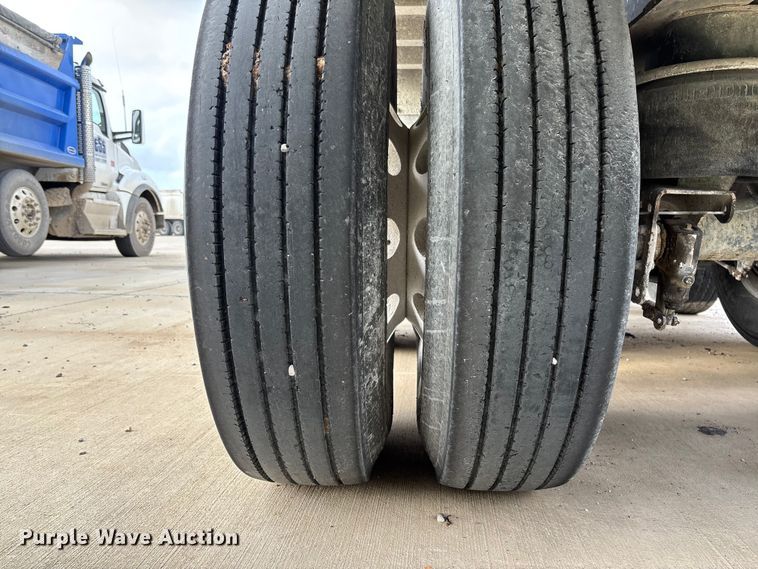 image for item FB3197 2006 East manufacturing end dump trailer