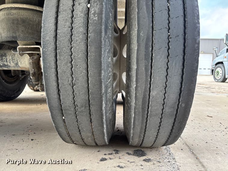 image for item FB3197 2006 East manufacturing end dump trailer