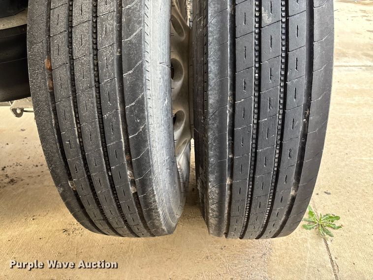 image for item FB3197 2006 East manufacturing end dump trailer