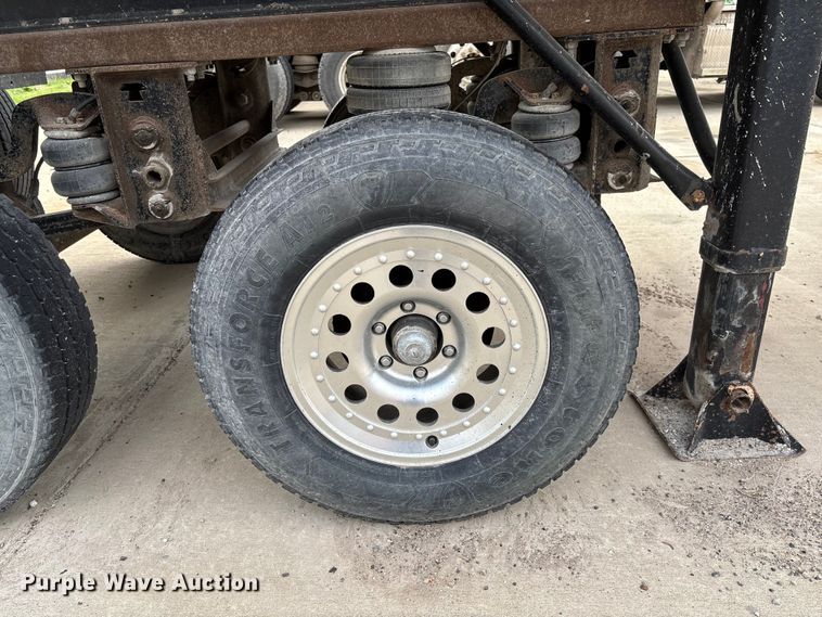 image for item FB3197 2006 East manufacturing end dump trailer