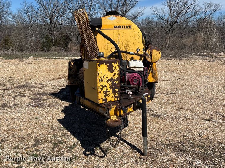 image for item FB3225 2001 Diamond Bilt oil distributor trailer