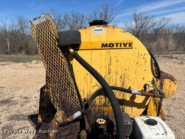 image for item FB3225 2001 Diamond Bilt oil distributor trailer