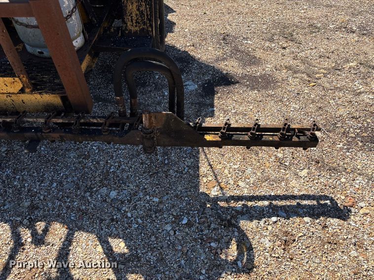 image for item FB3225 2001 Diamond Bilt oil distributor trailer