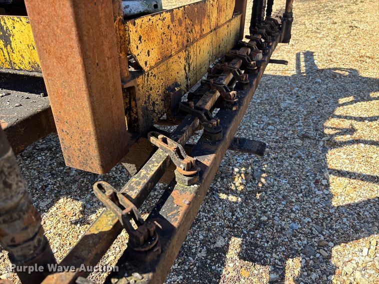 image for item FB3225 2001 Diamond Bilt oil distributor trailer