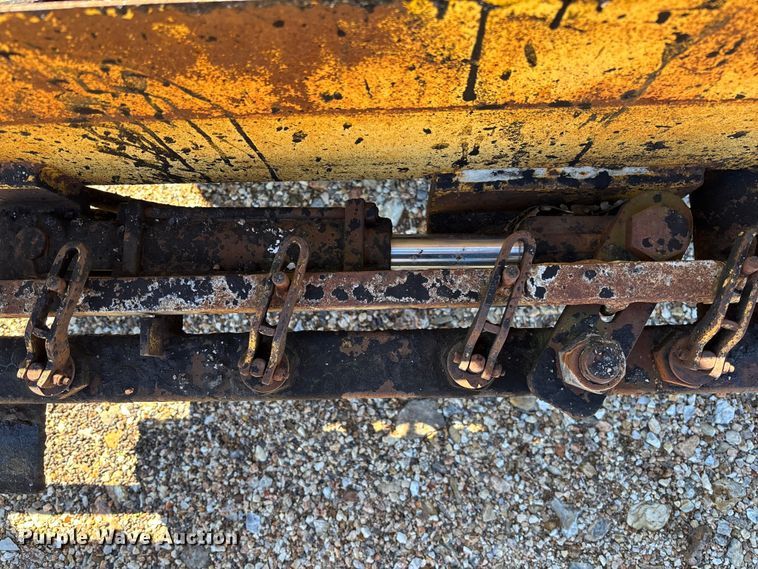 image for item FB3225 2001 Diamond Bilt oil distributor trailer