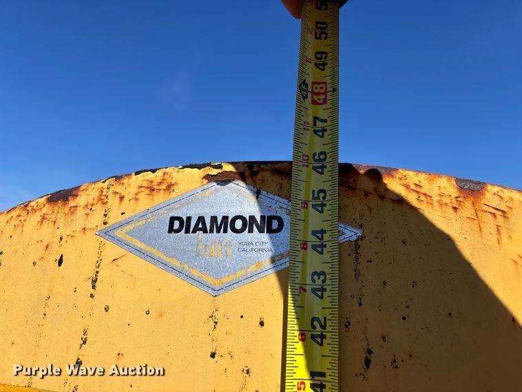 image for item FB3225 2001 Diamond Bilt oil distributor trailer