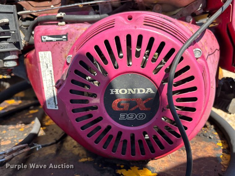 image for item FB3225 2001 Diamond Bilt oil distributor trailer