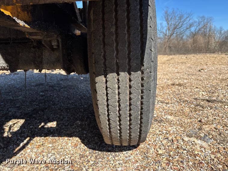 image for item FB3225 2001 Diamond Bilt oil distributor trailer