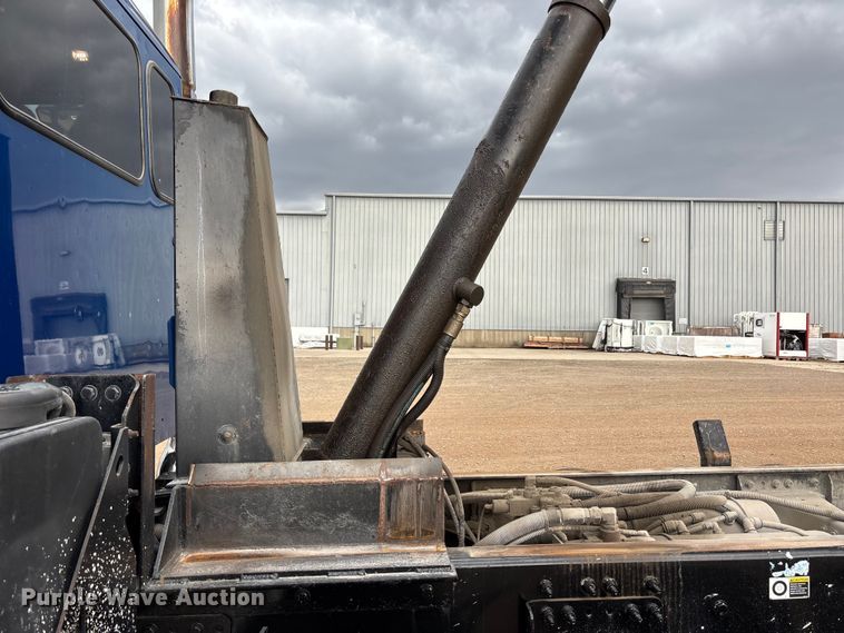 image for item FB3567 2017 Peterbilt 567 dump truck