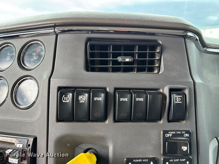 image for item FB3567 2017 Peterbilt 567 dump truck