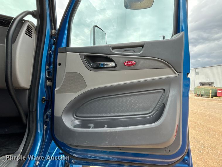 image for item FB3567 2017 Peterbilt 567 dump truck