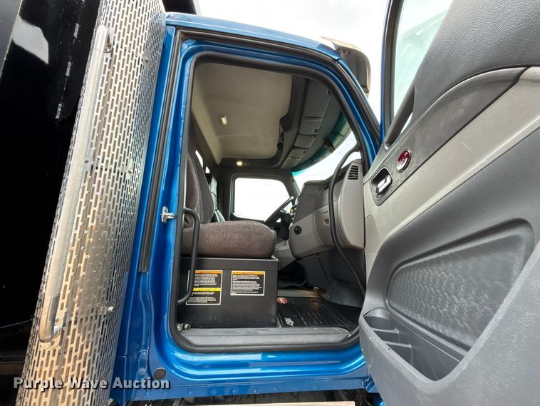 image for item FB3567 2017 Peterbilt 567 dump truck