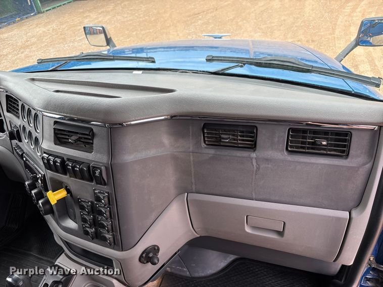 image for item FB3567 2017 Peterbilt 567 dump truck