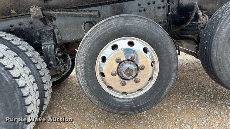 image for item FB3567 2017 Peterbilt 567 dump truck